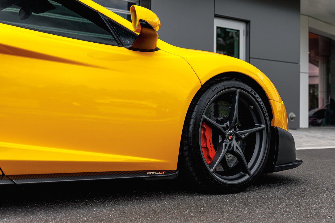 Used 2016 McLaren 675LT Coupe photo 37