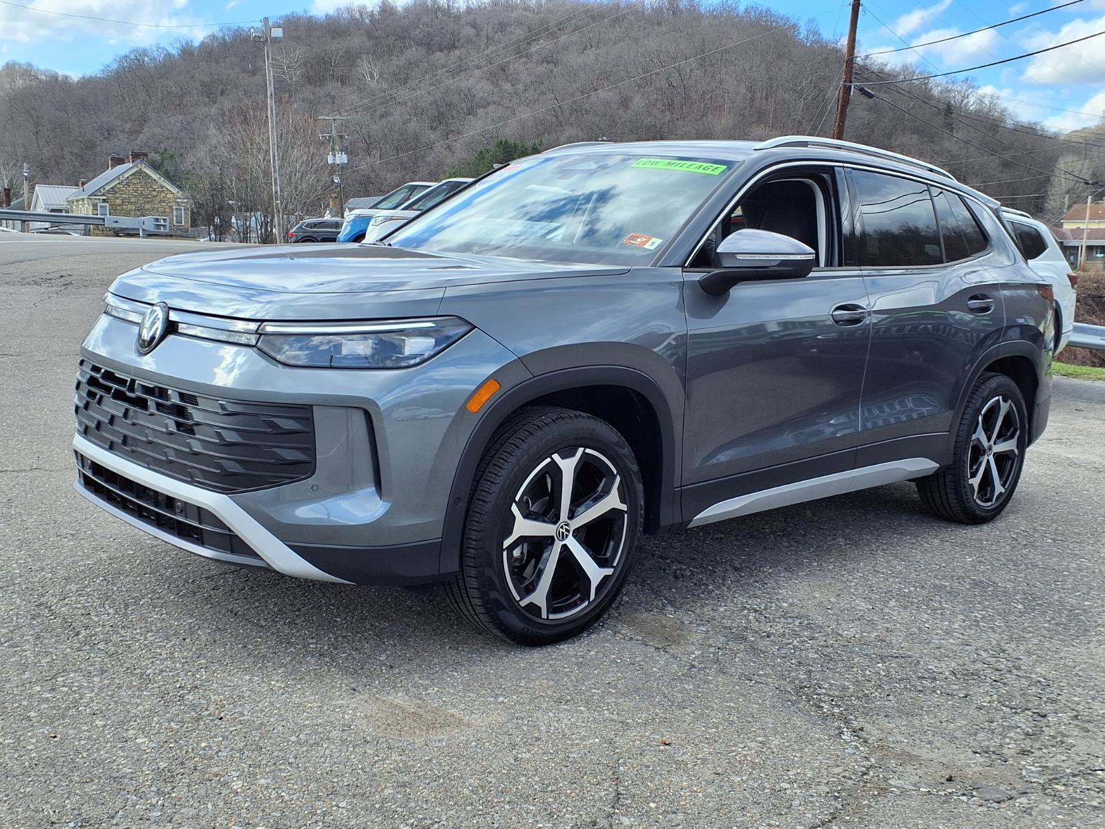 Certified 2025 Volkswagen Tiguan SE