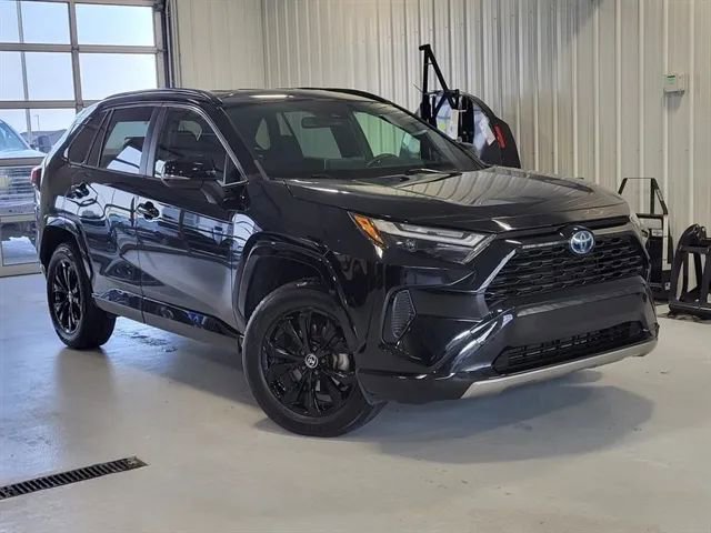 Used 2023 Toyota RAV4 SE
