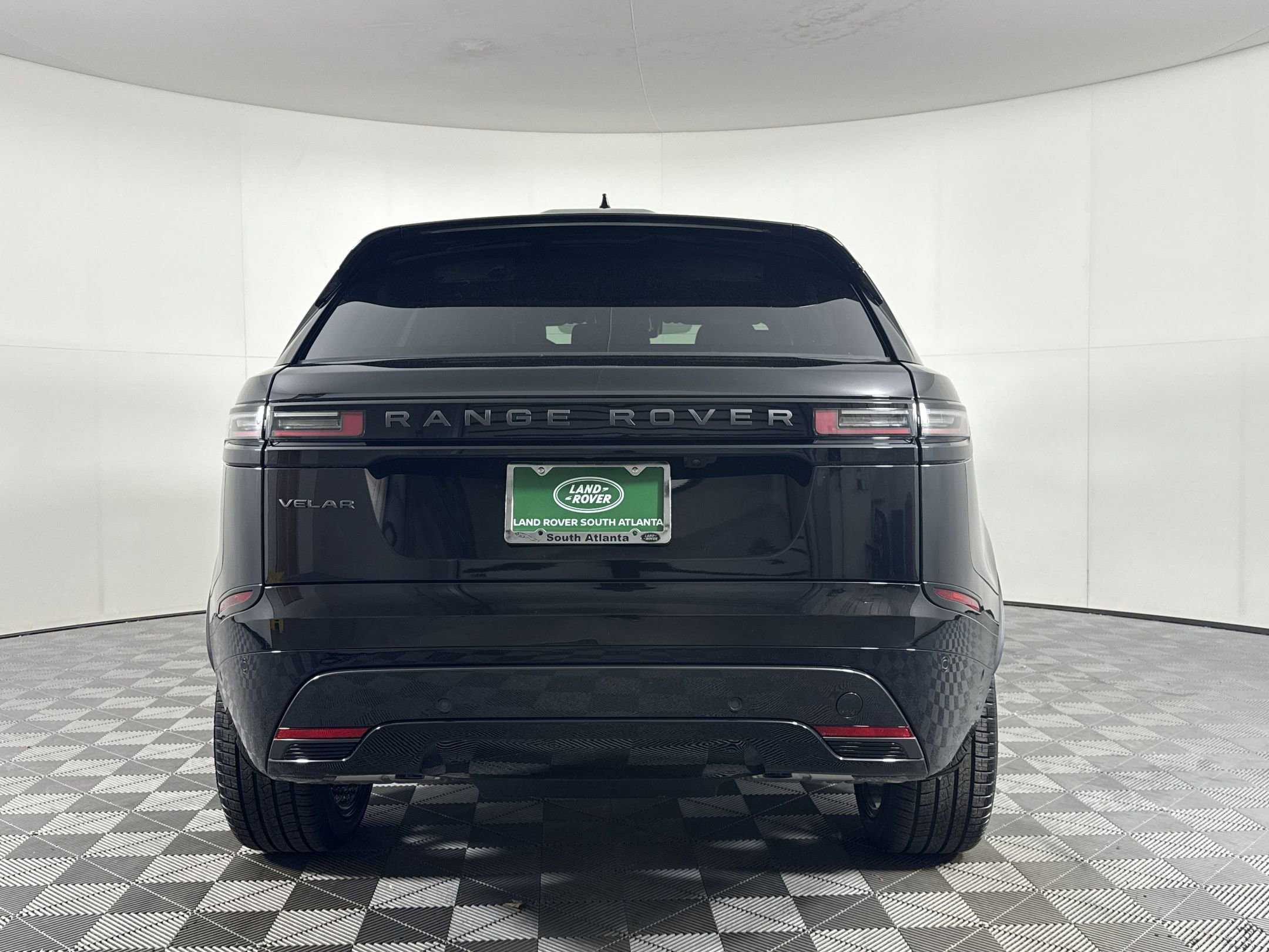 2026 Land Rover Range Rover Velar Dynamic SE