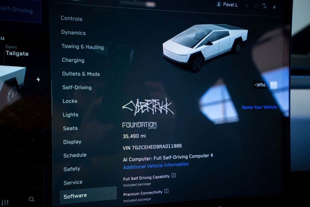 2024 Tesla Cybertruck AWD Crew Cab