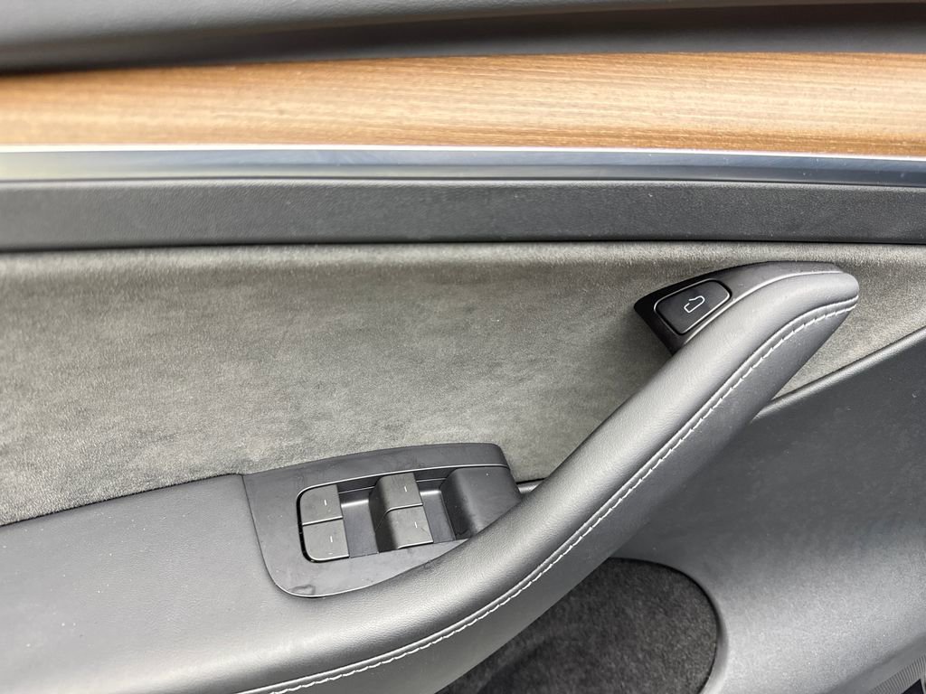 2024 Tesla Model Y Performance