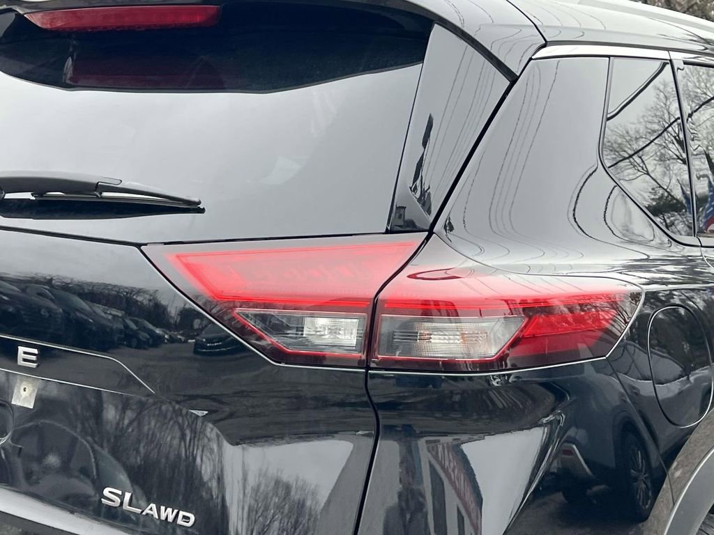 2025 Nissan Rogue SL