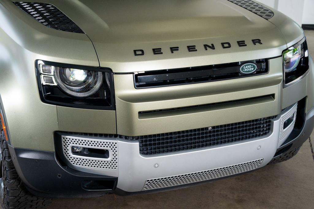 2020 Land Rover Defender 110 SE