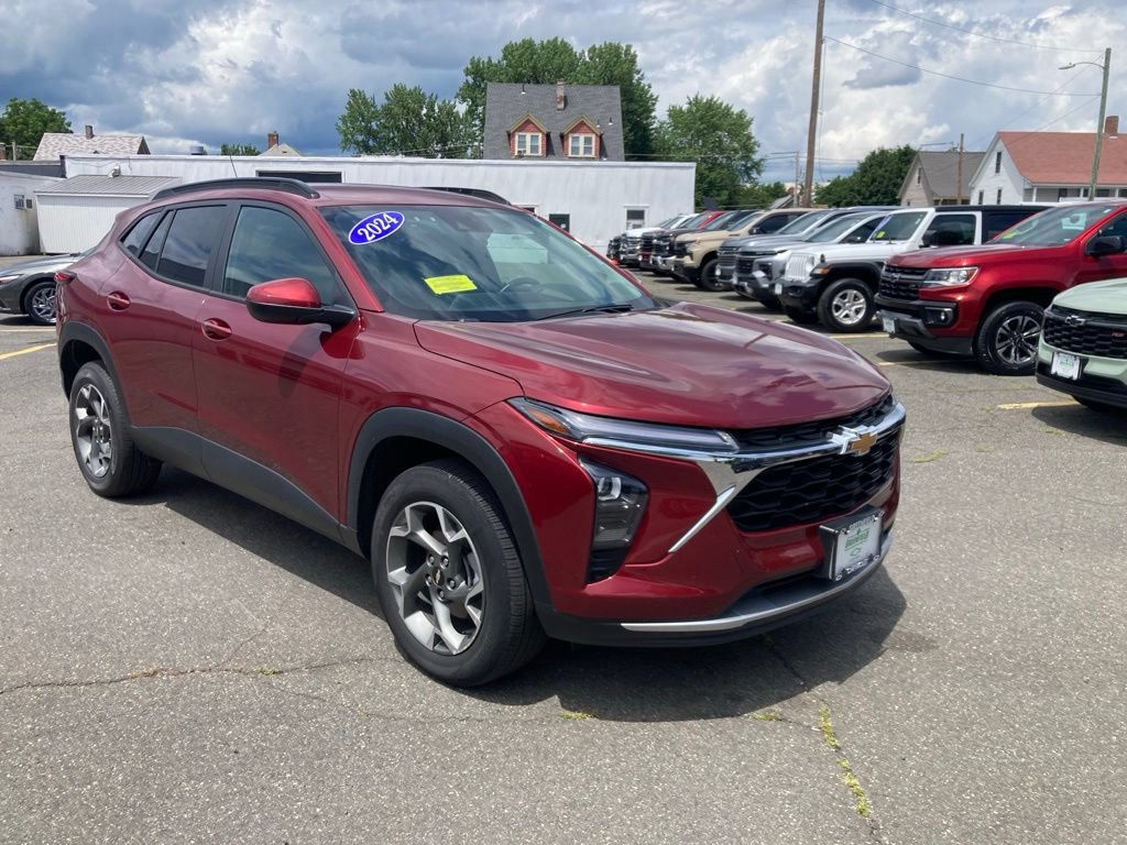 Used 2024 Chevrolet Trax LT w/ Driver Confidence Package