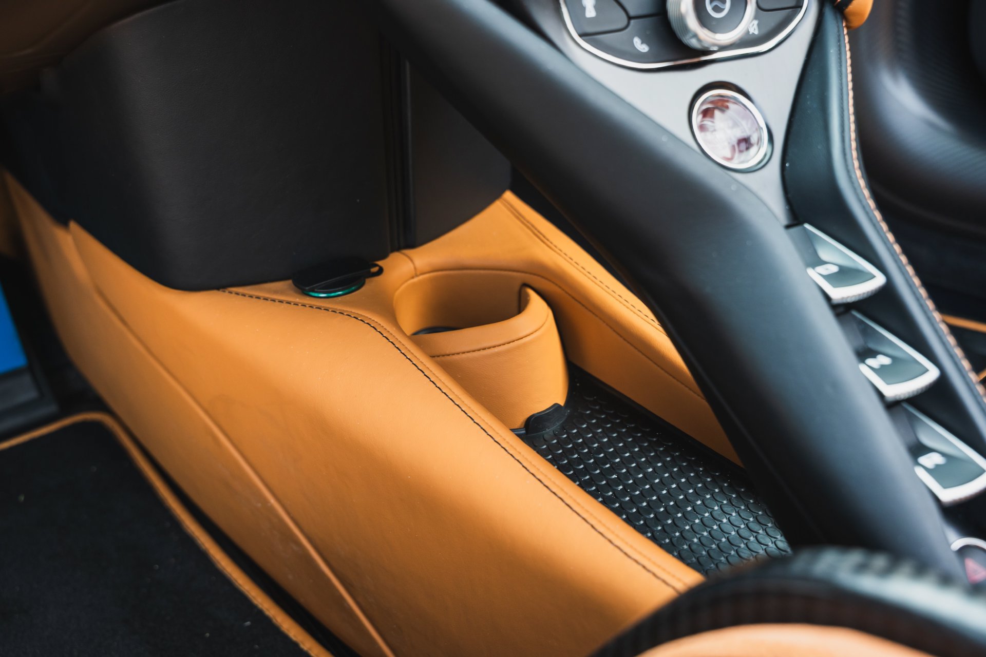 Used 2022 McLaren 765LT photo 56