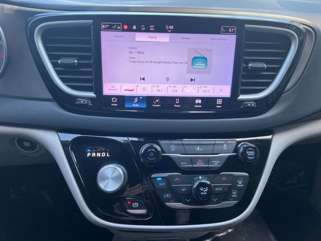 2022 Chrysler Pacifica Touring-L