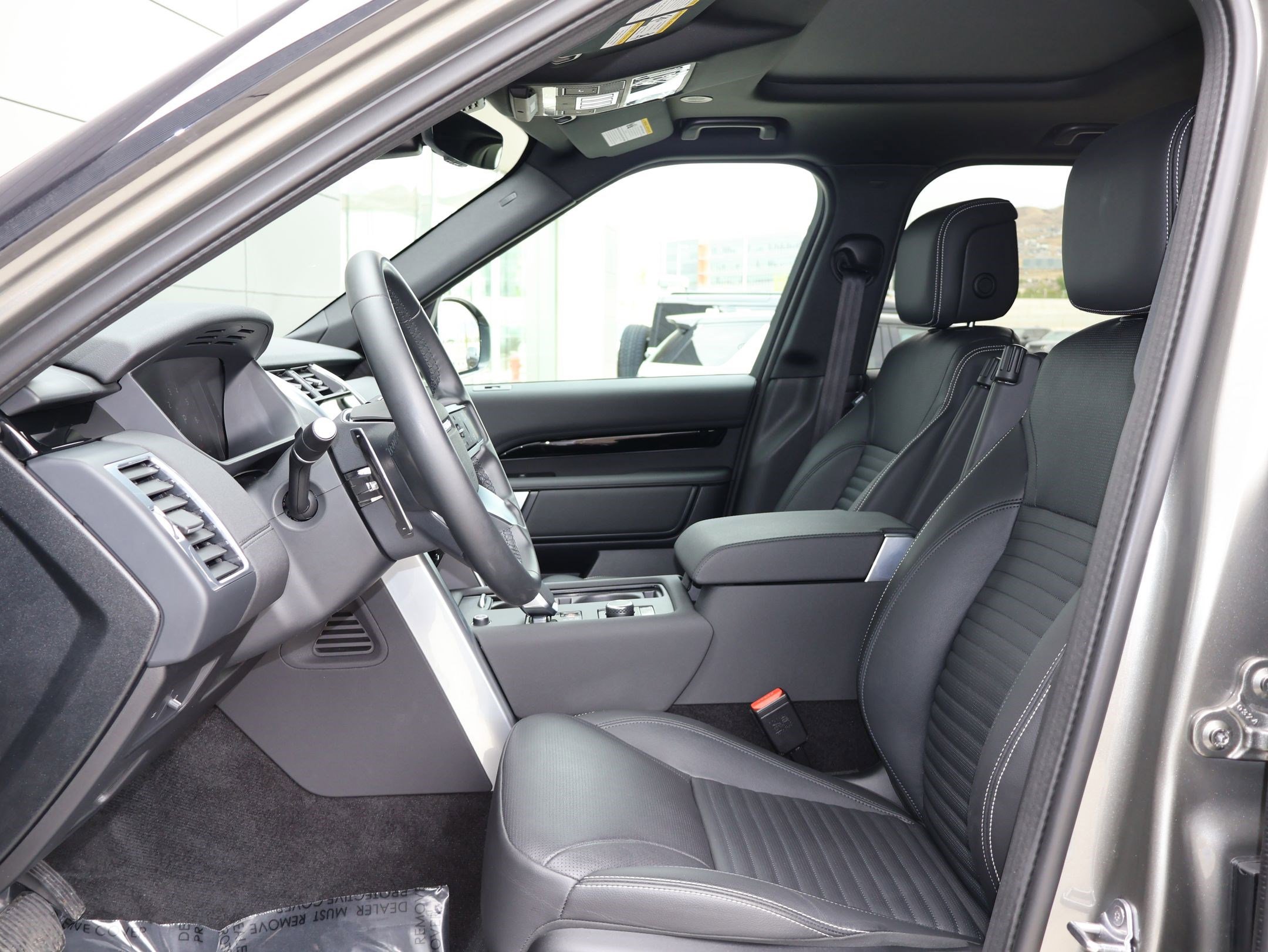 2025 Land Rover Discovery S