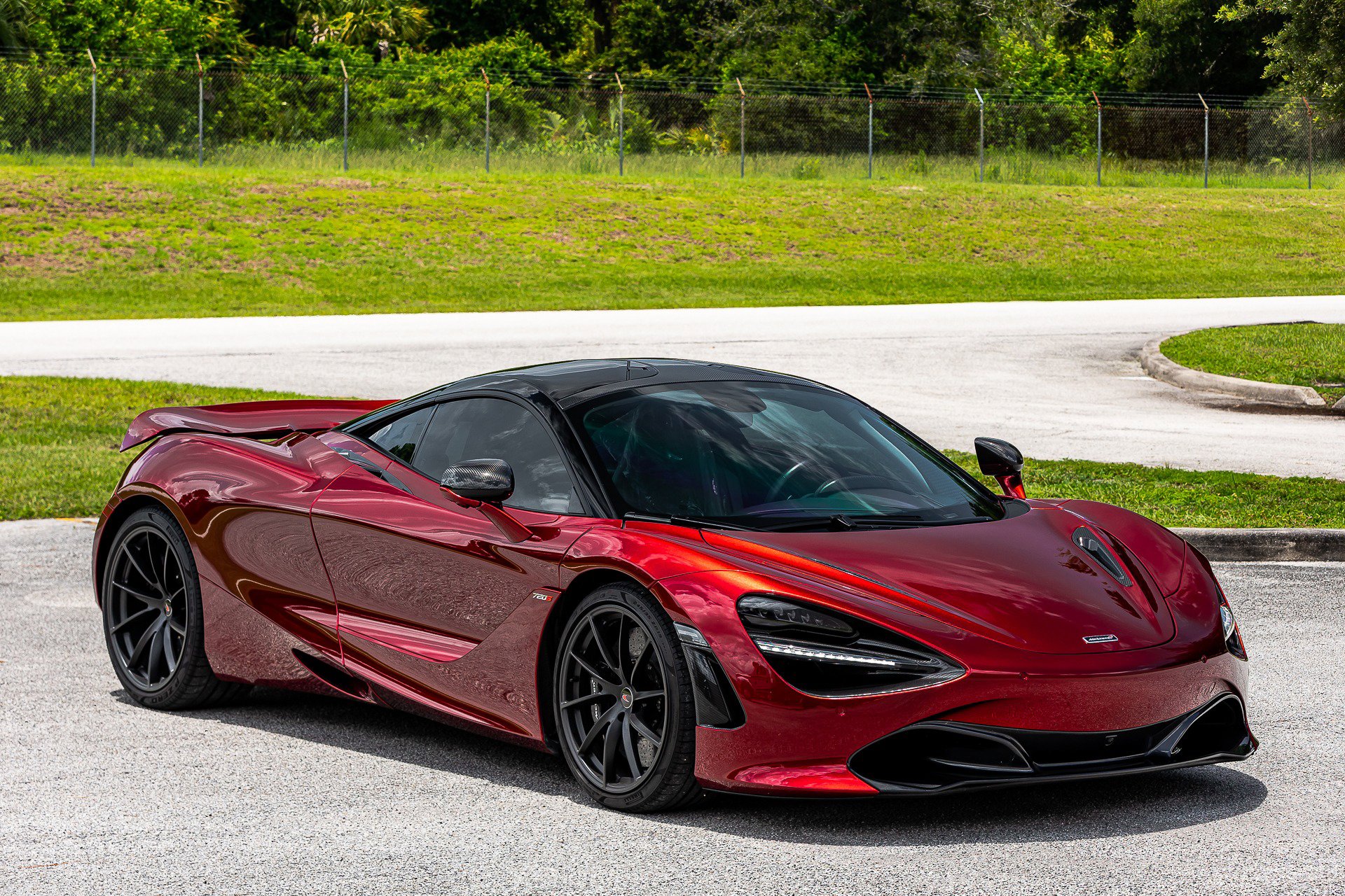 Used 2018 McLaren 720S Luxury photo 12
