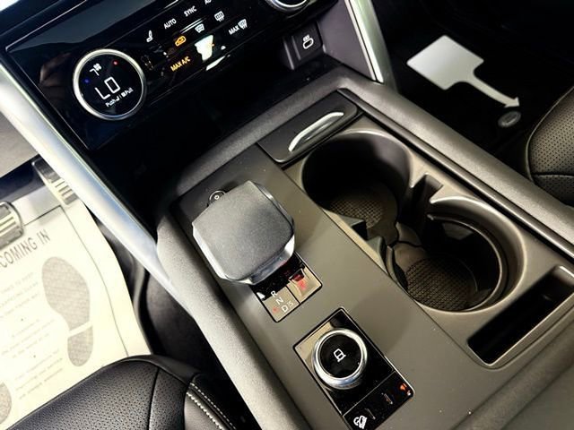 2025 Land Rover Discovery Dynamic SE