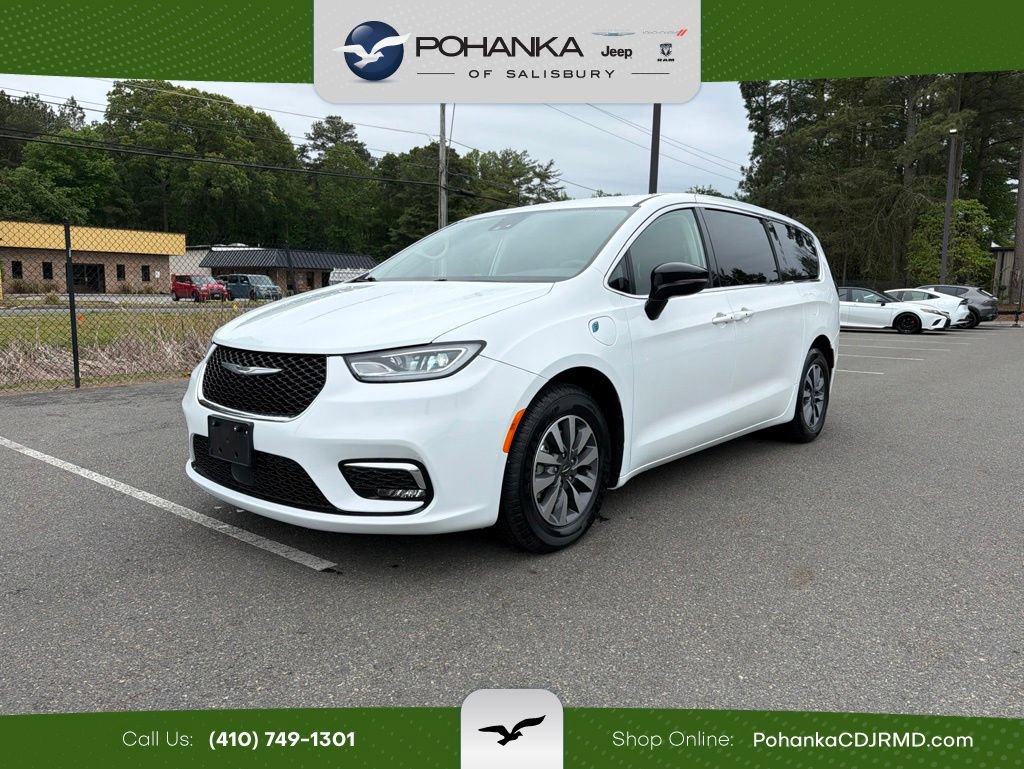 Used 2024 Chrysler Pacifica Limited
