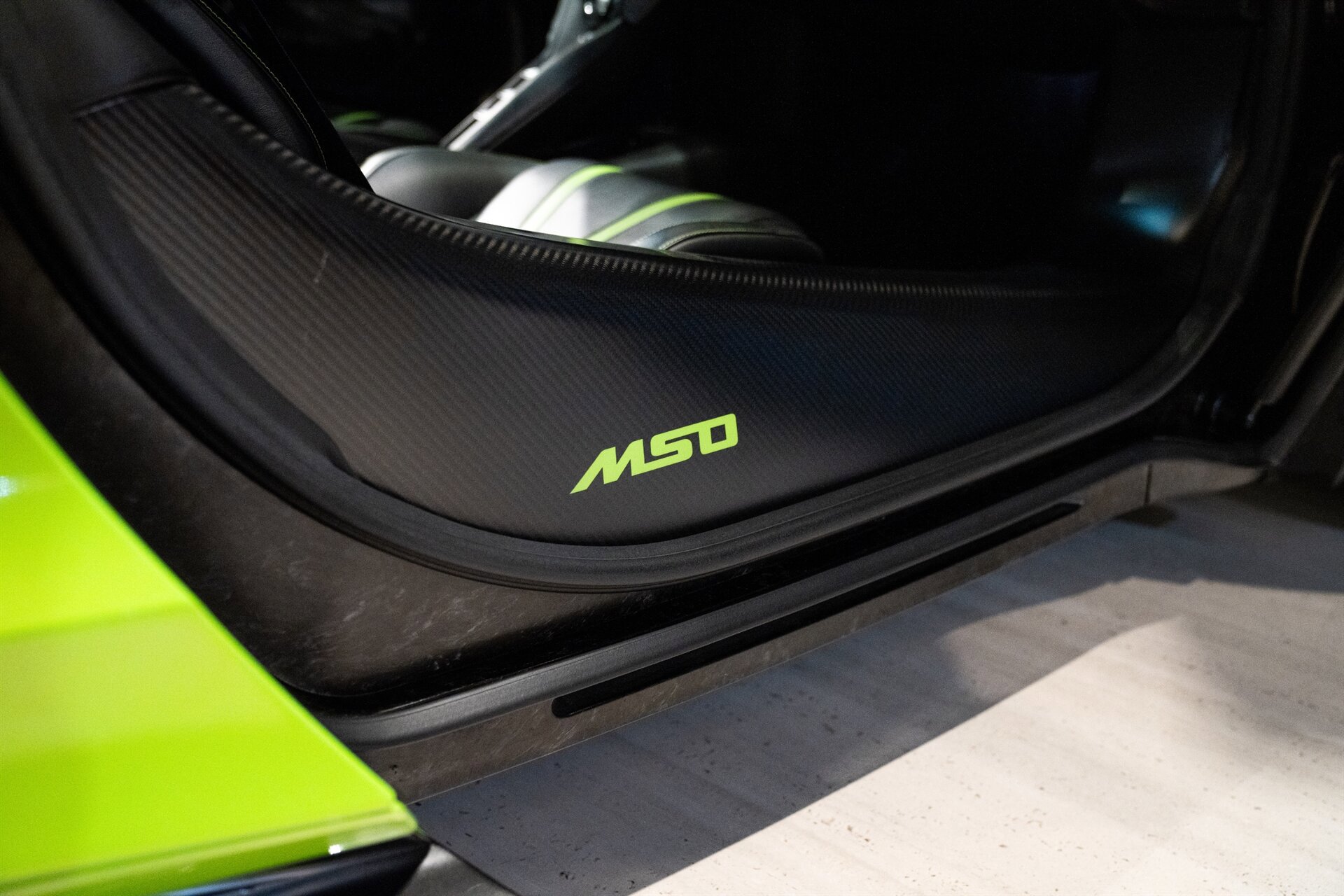 Used 2022 McLaren 765LT photo 19