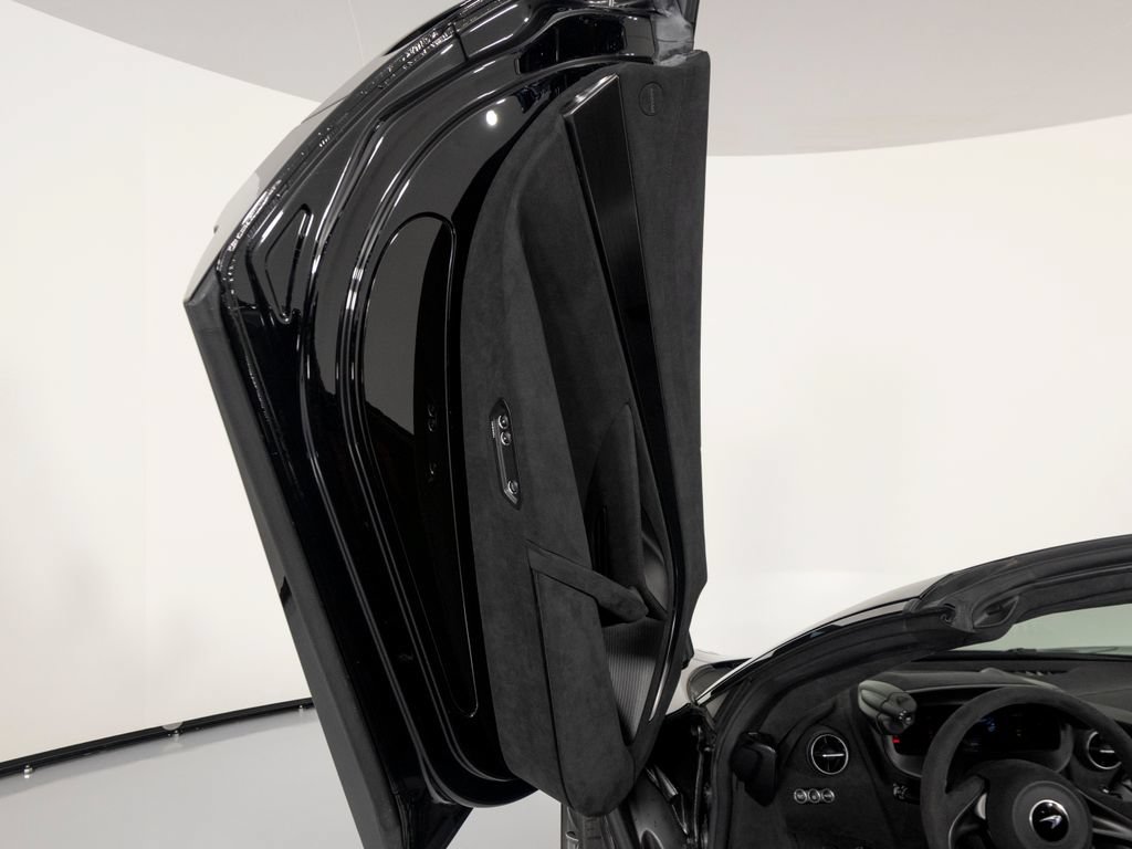 Used 2025 McLaren 750S Spider photo 11