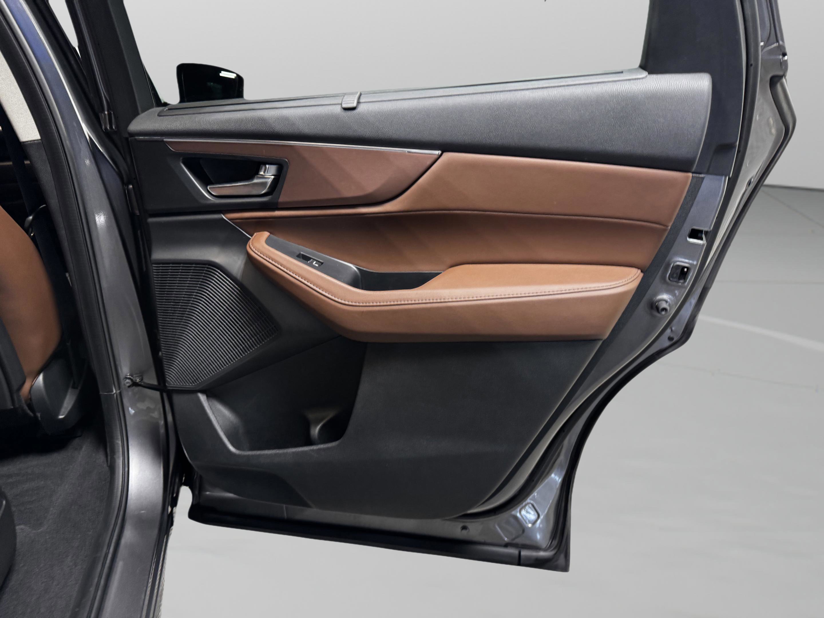 2023 Acura MDX FWD w/ Technology Package