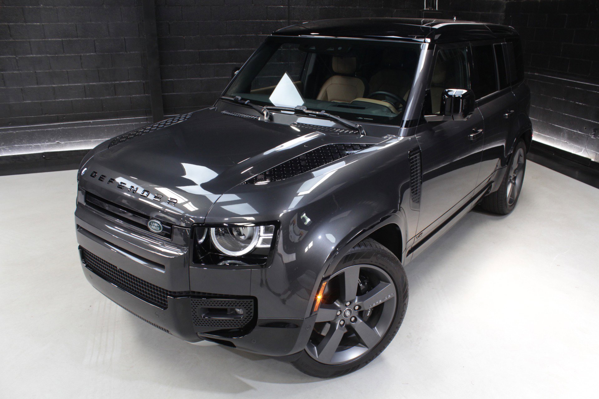 2025 Land Rover Defender 110 V8