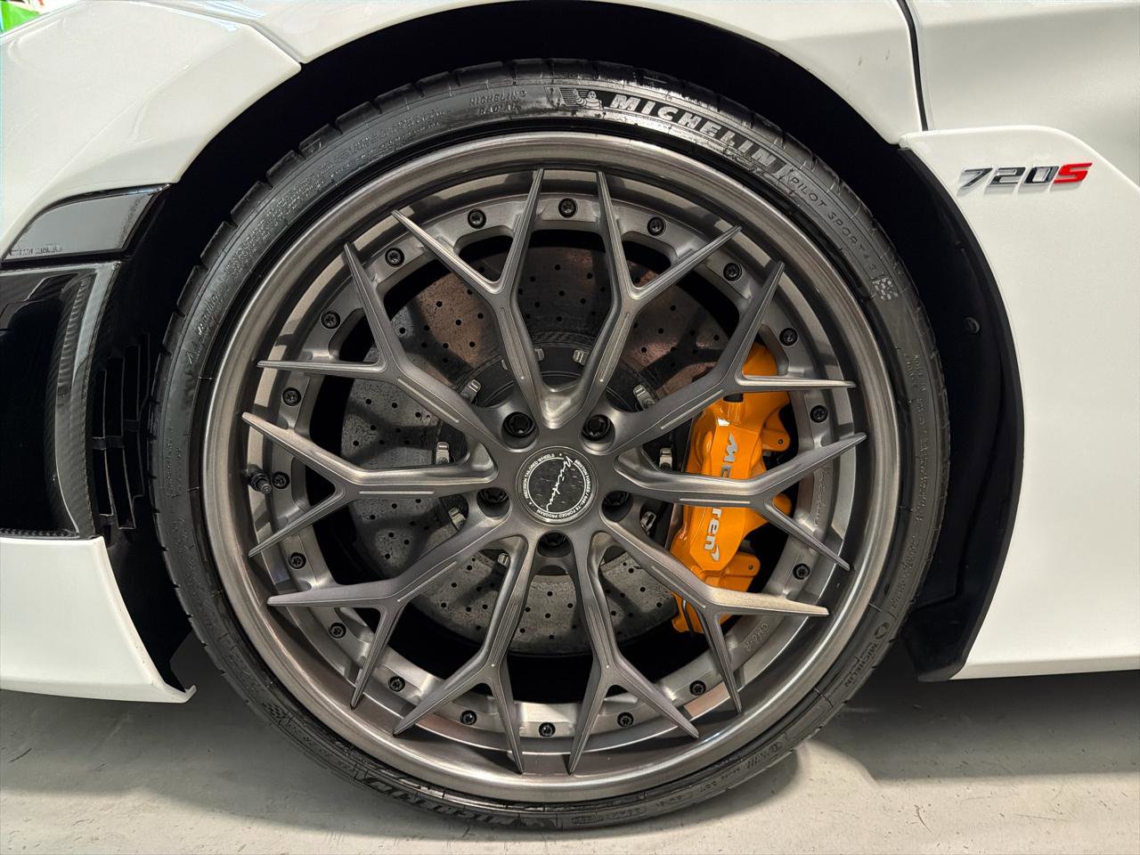 Used 2019 McLaren 720S Performance photo 16