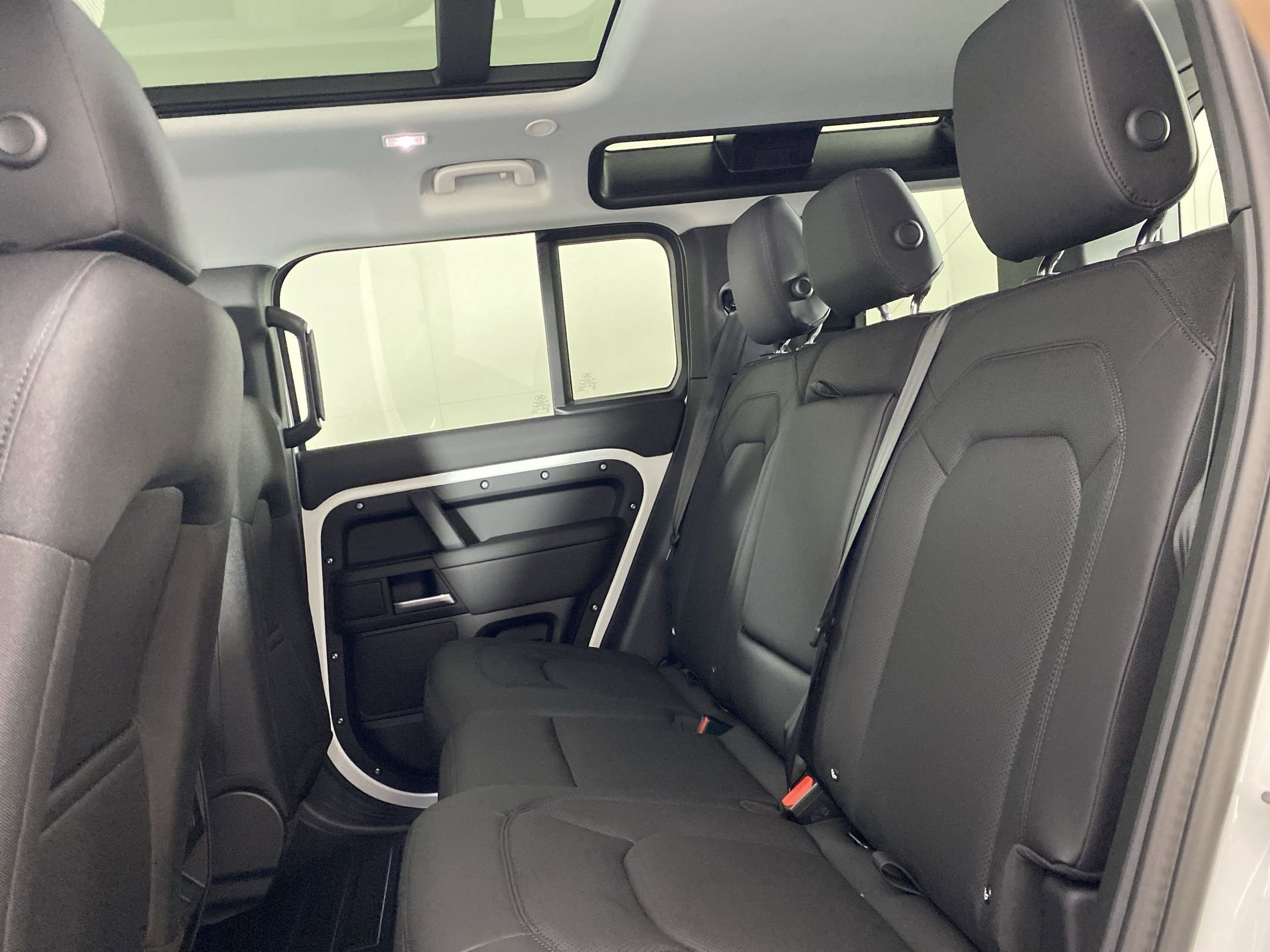 2025 Land Rover Defender 110 S