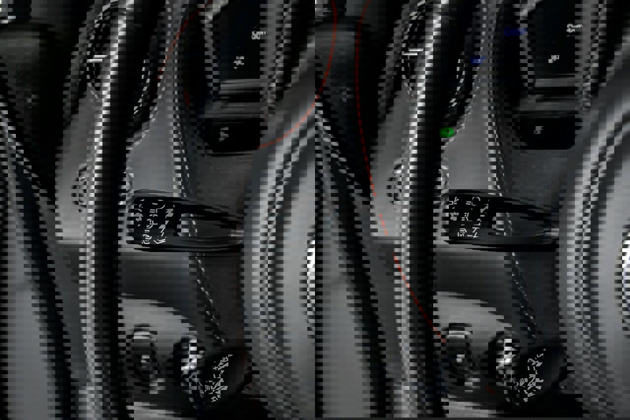 Used 2018 McLaren 720S Performance photo 29