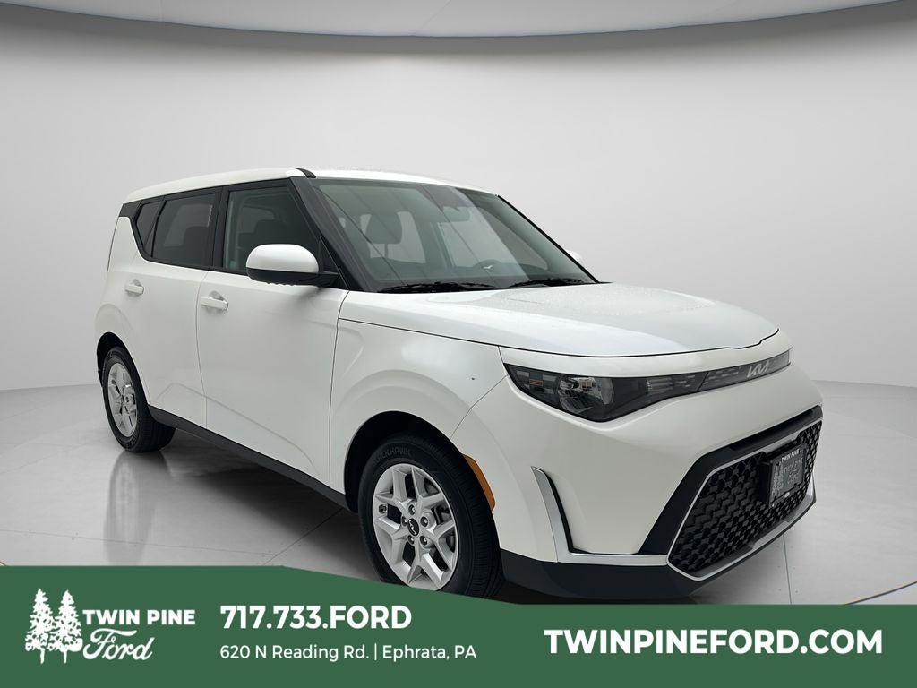 Used 2025 Kia Soul LX w/ LX Technology Package