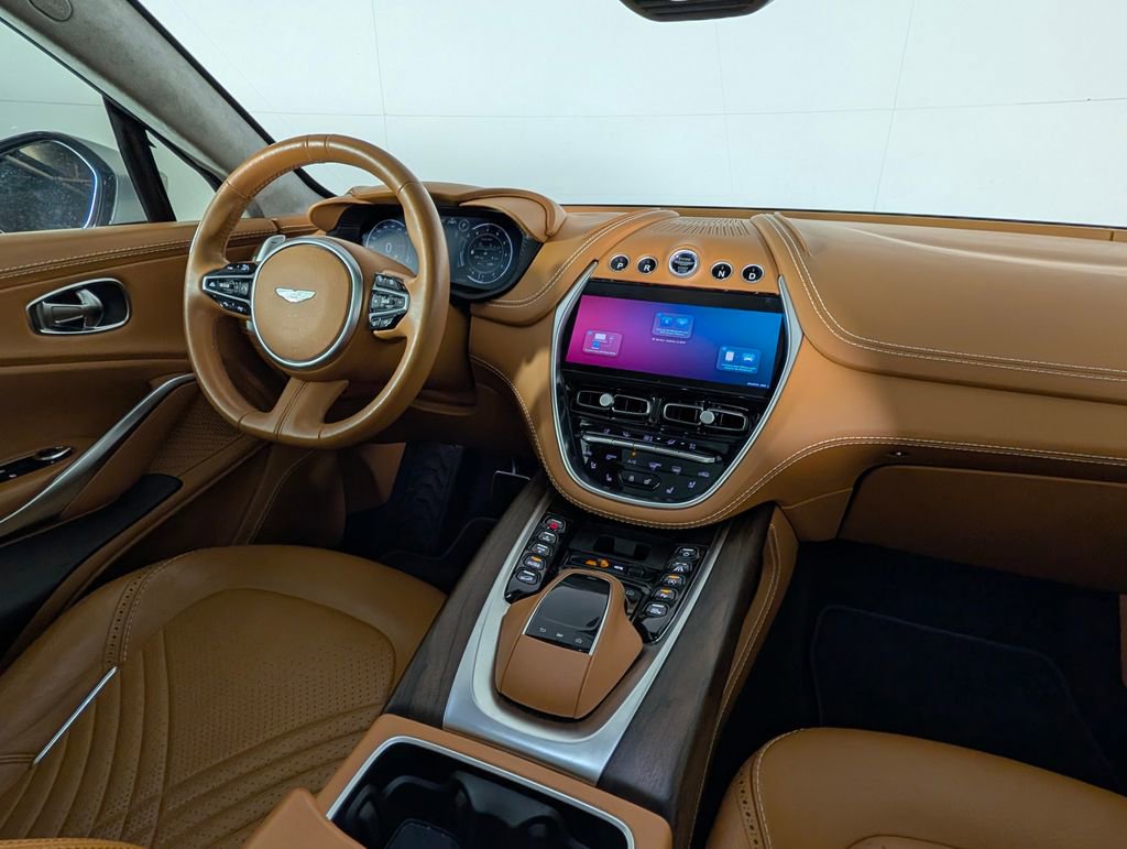 2021 Aston Martin DBX