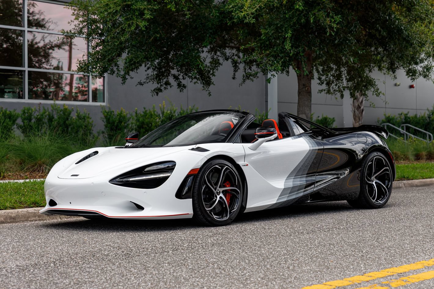 Used 2024 McLaren 750S Spider photo 30