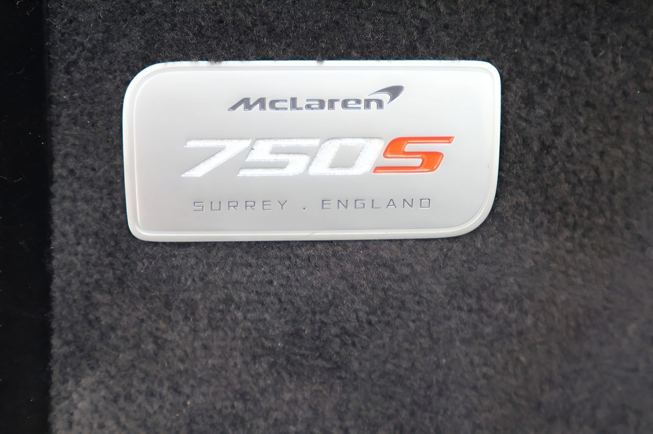 New 2026 McLaren 750S photo 13