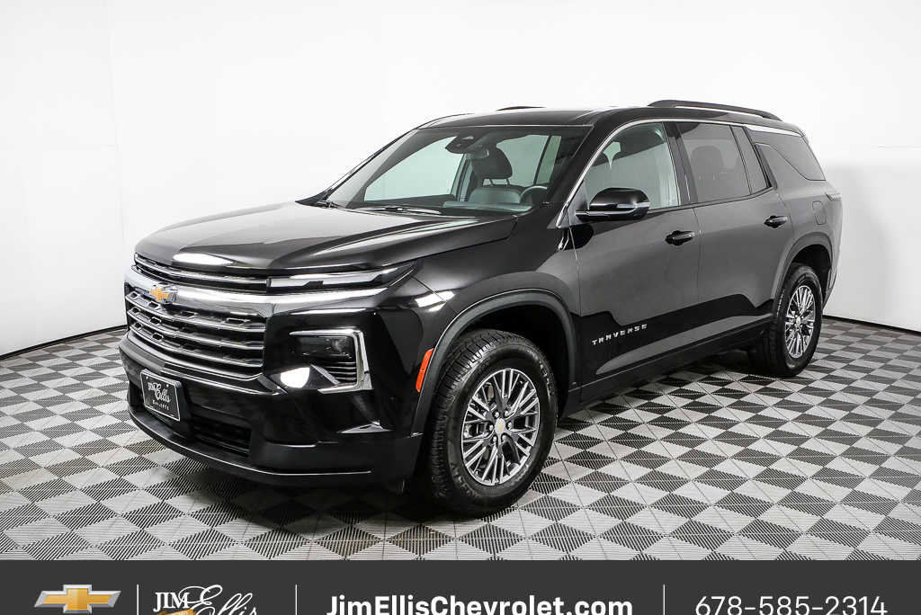 2025 Chevrolet Traverse LT