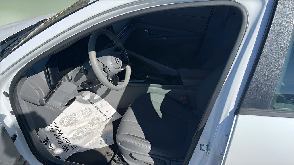 2022 Hyundai Elantra SE