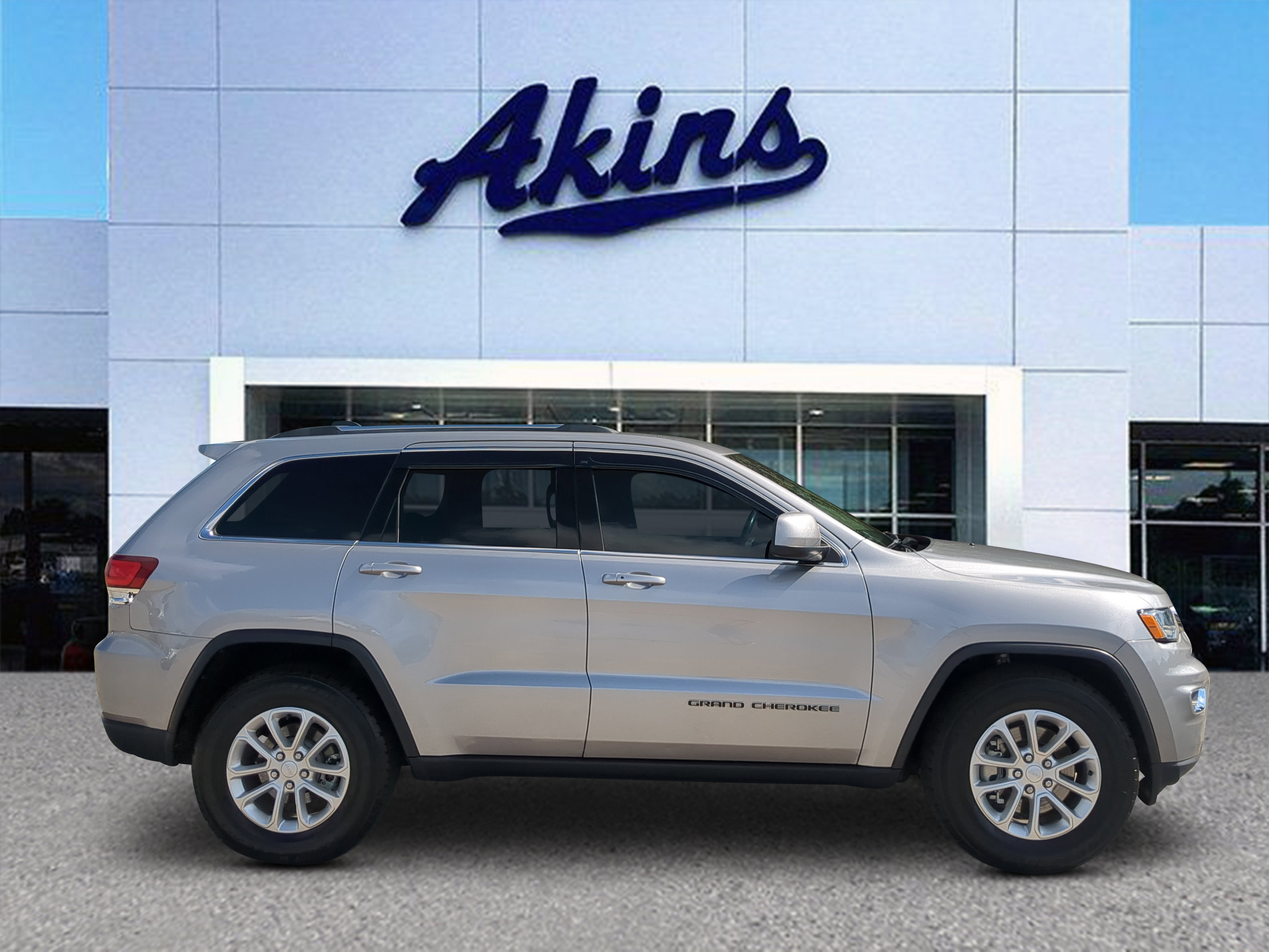Used 2021 Jeep Grand Cherokee Laredo