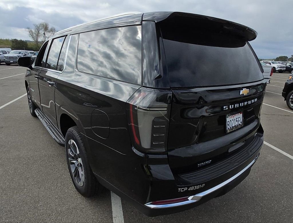 2025 Chevrolet Suburban LT