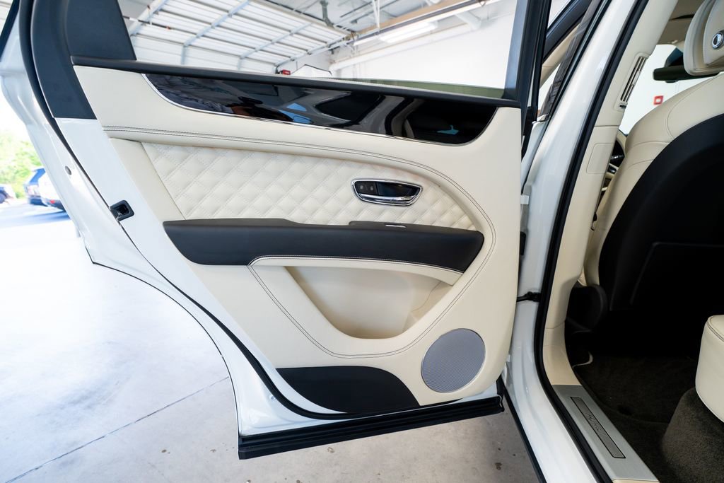 2021 Bentley Bentayga Plug-In Hybrid