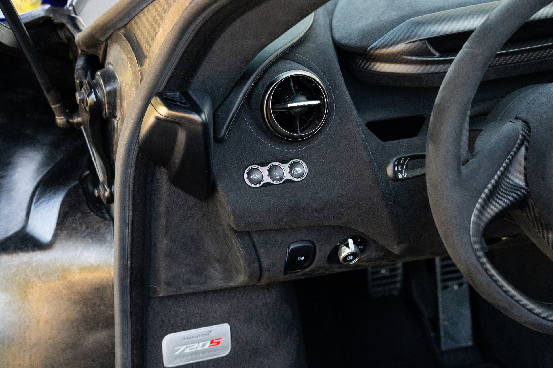 Used 2020 McLaren 720S photo 47