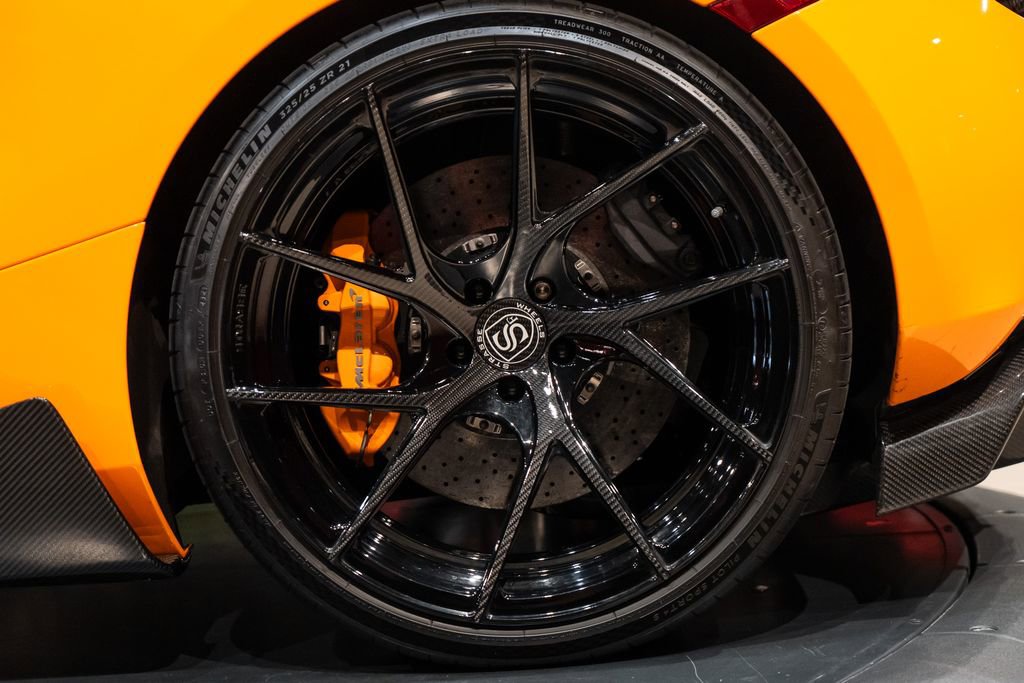 Used 2018 McLaren 720S photo 14
