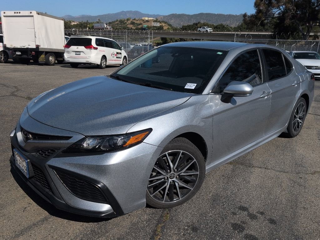 Used 2021 Toyota Camry SE w/ Convenience Package
