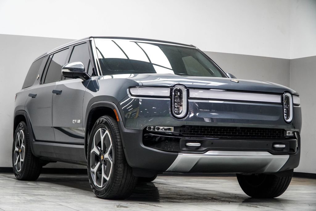 2024 Rivian R1S Adventure