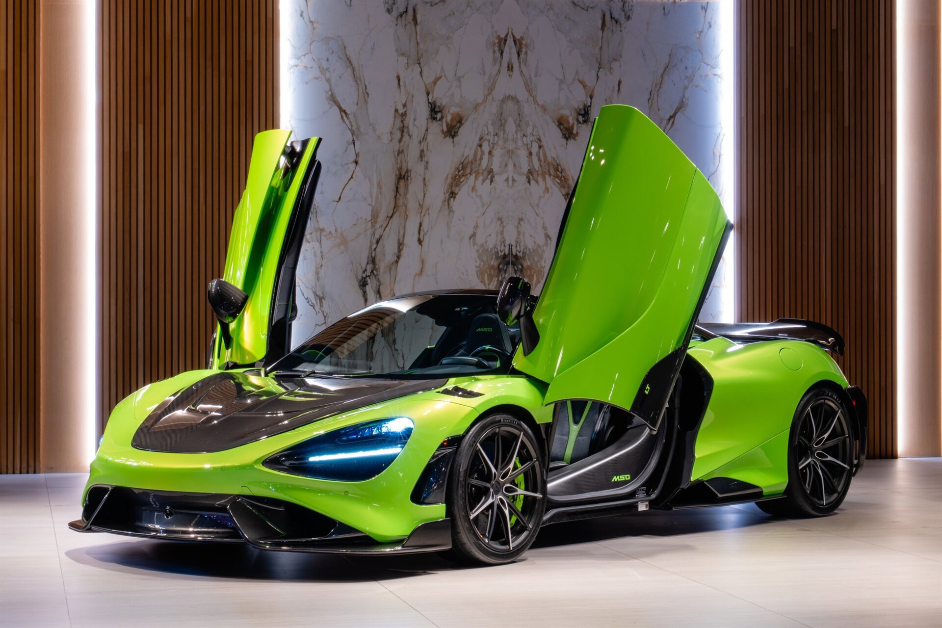 Used 2022 McLaren 765LT photo 2