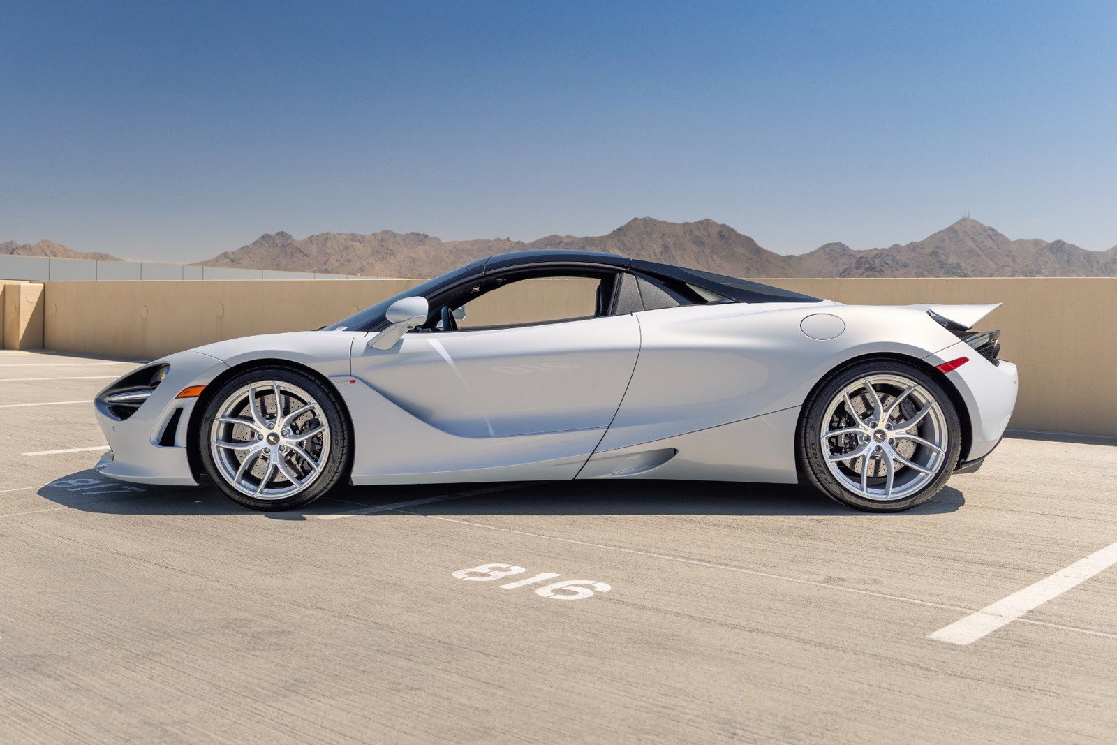 Used 2020 McLaren 720S Spider photo 18