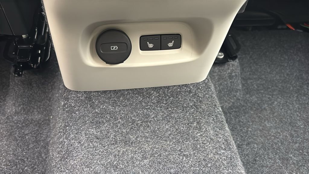 2026 Volvo Xc40 B5 Ultra