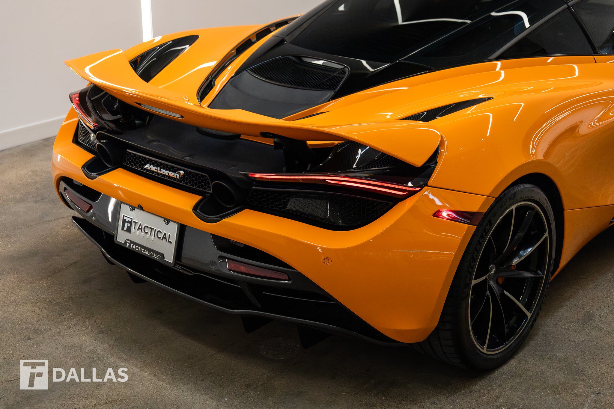 Used 2019 McLaren 720S Performance photo 13