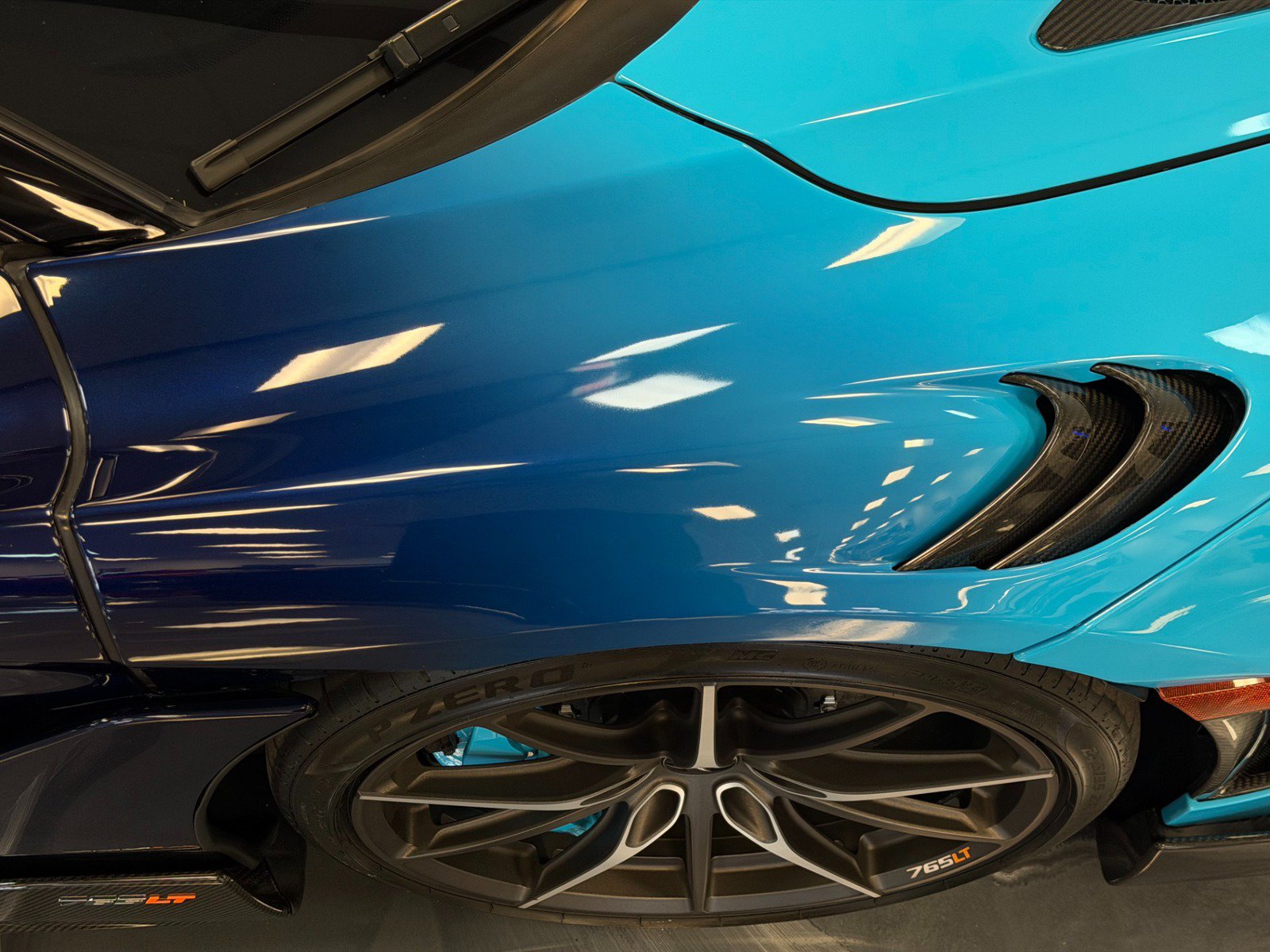Used 2022 McLaren 765LT photo 6