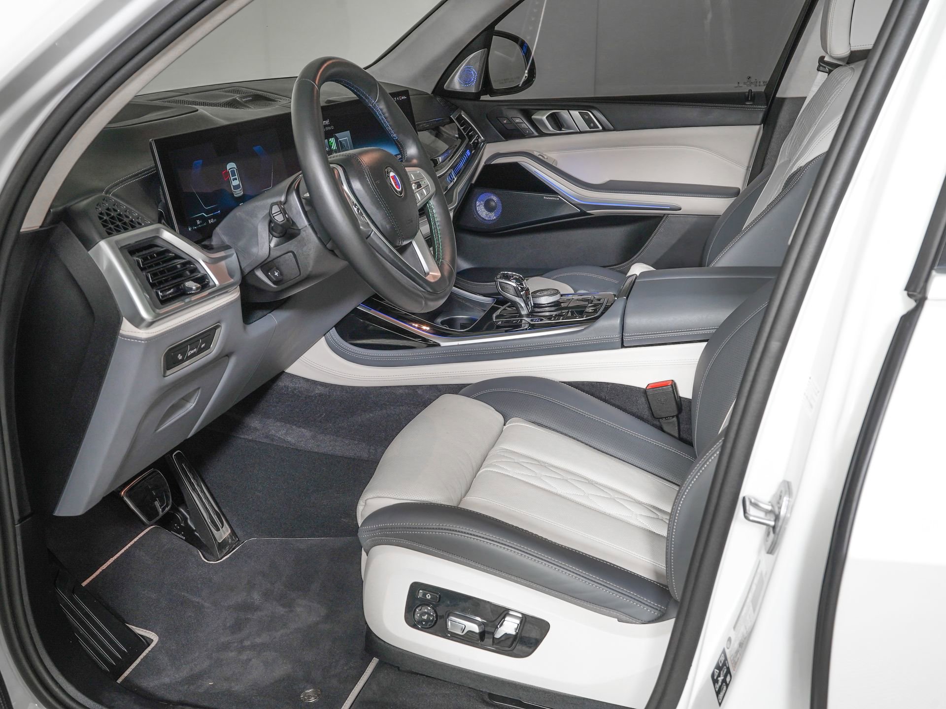 2025 BMW ALPINA XB7