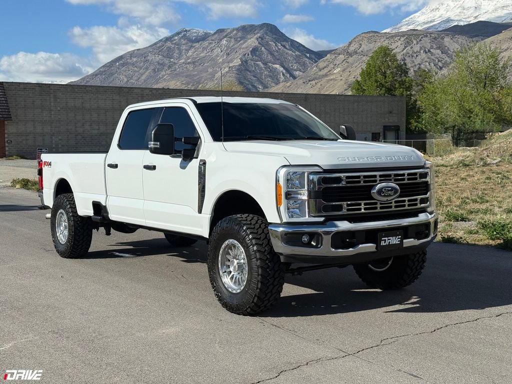2023 Ford F350 XLT