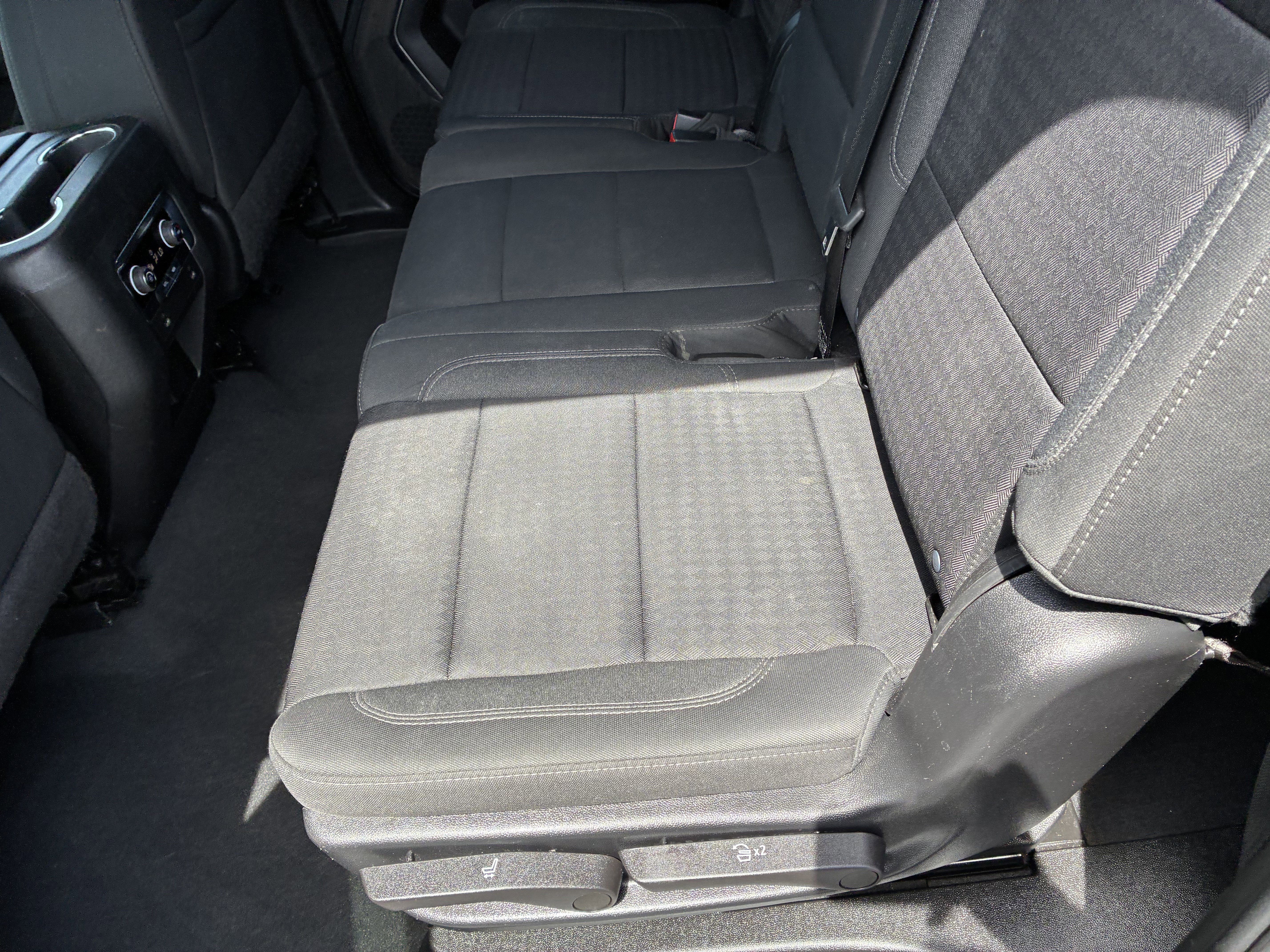 2022 Chevrolet Suburban LS