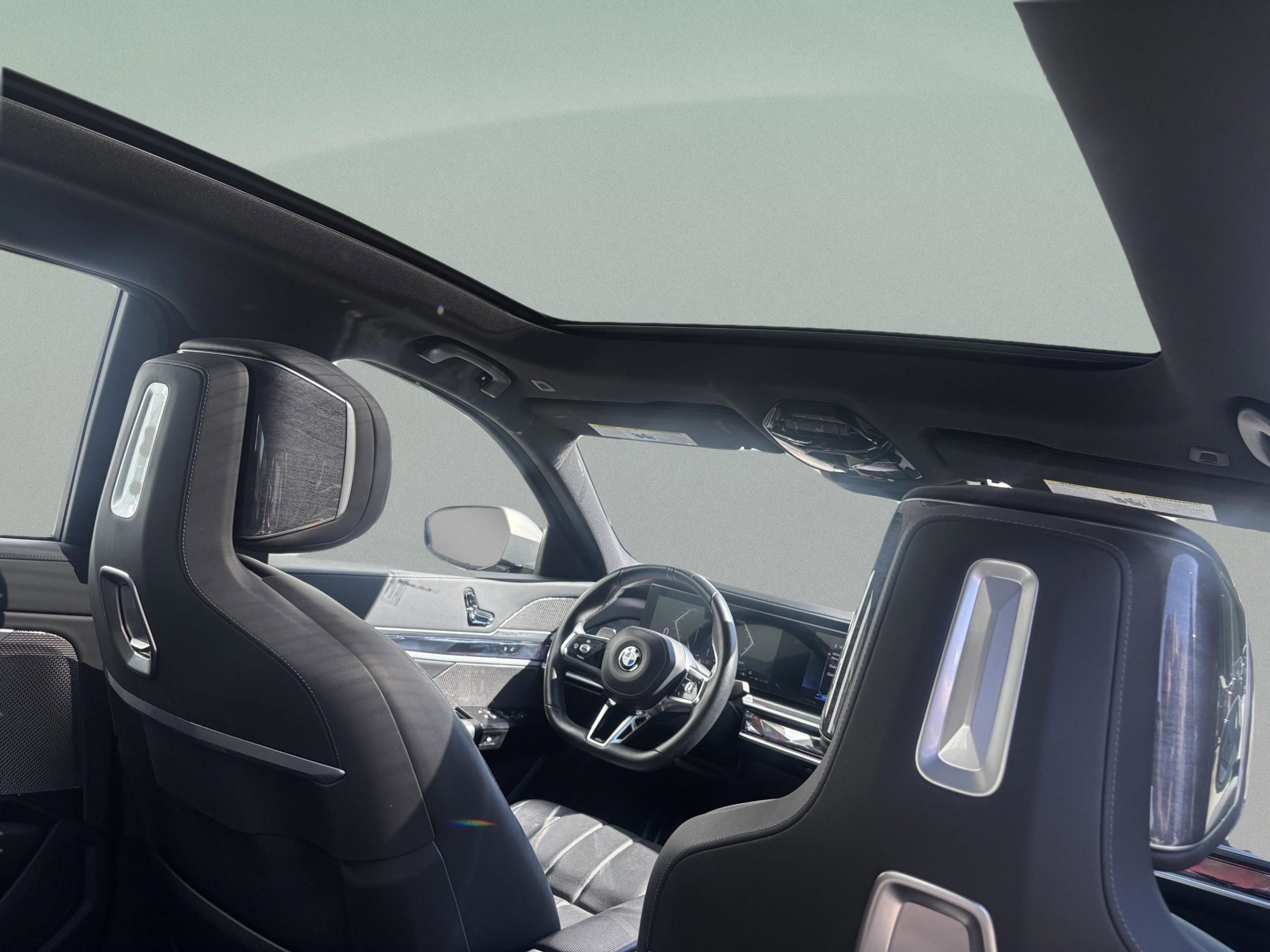 2023 BMW 760i xDrive