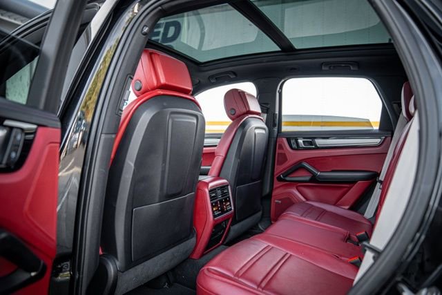 2022 Porsche Cayenne Platinum Edition