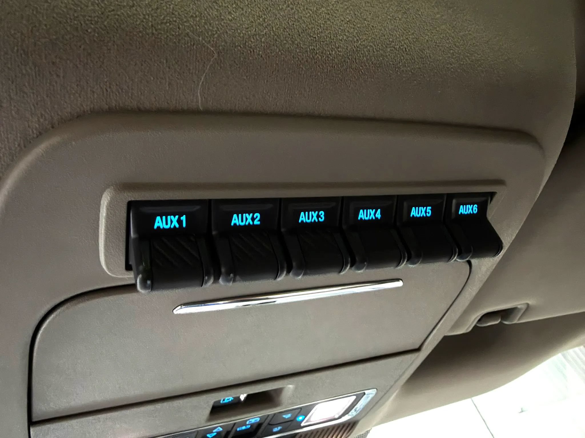 2025 Ford F-450 Super Duty Platinum - Photo 24