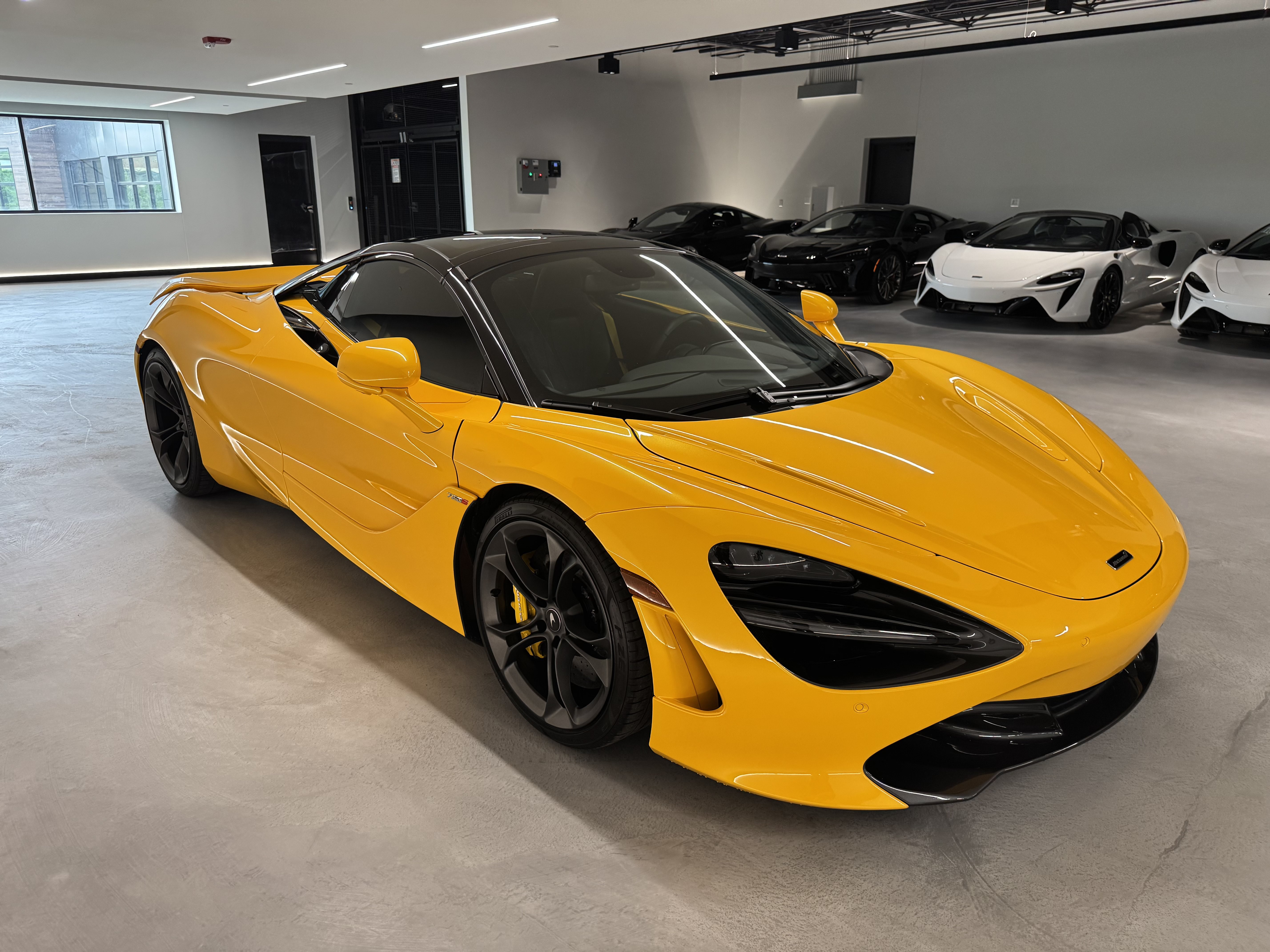 Used 2022 McLaren 720S Spider photo 13