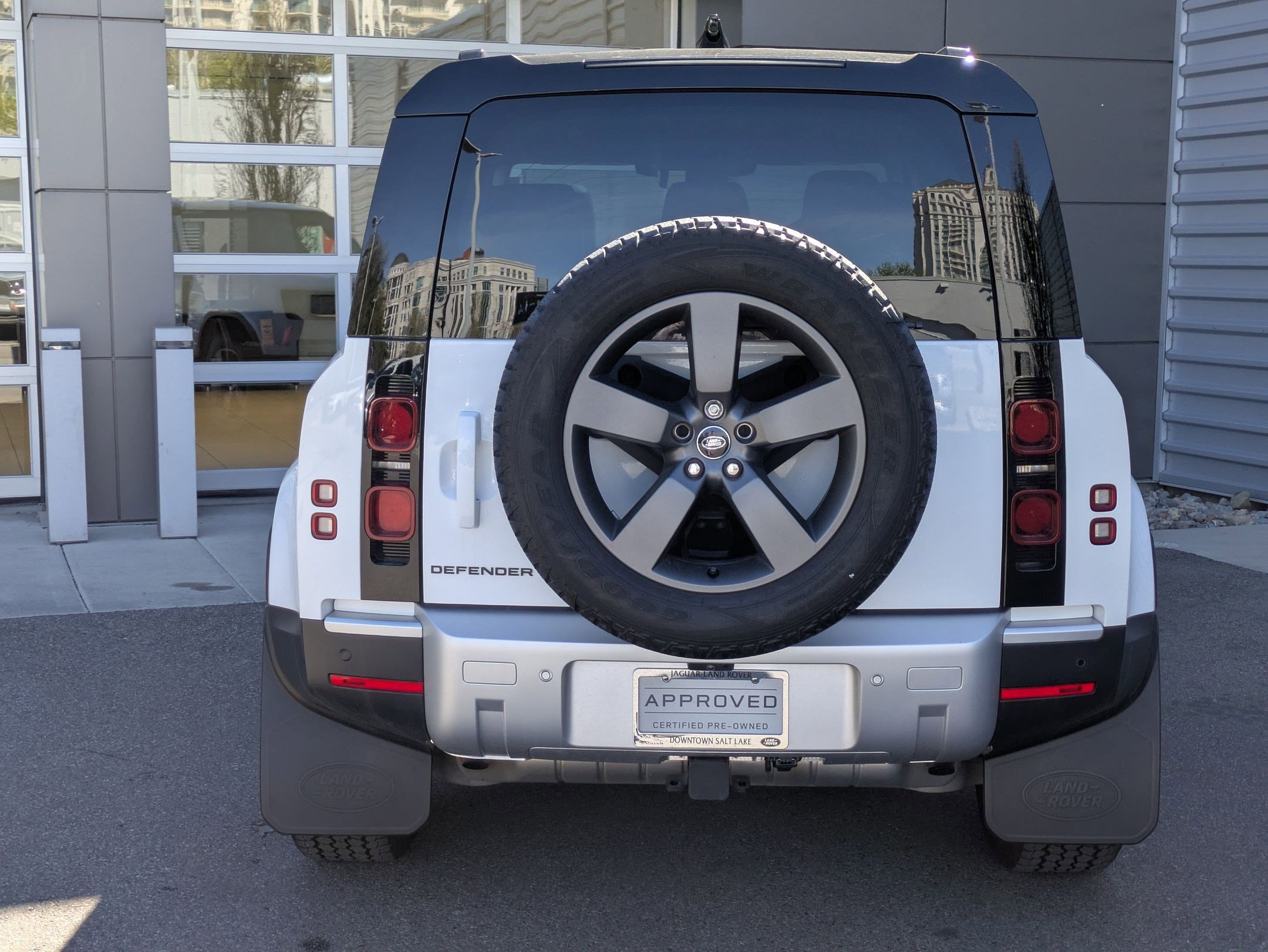 2025 Land Rover Defender 110 S