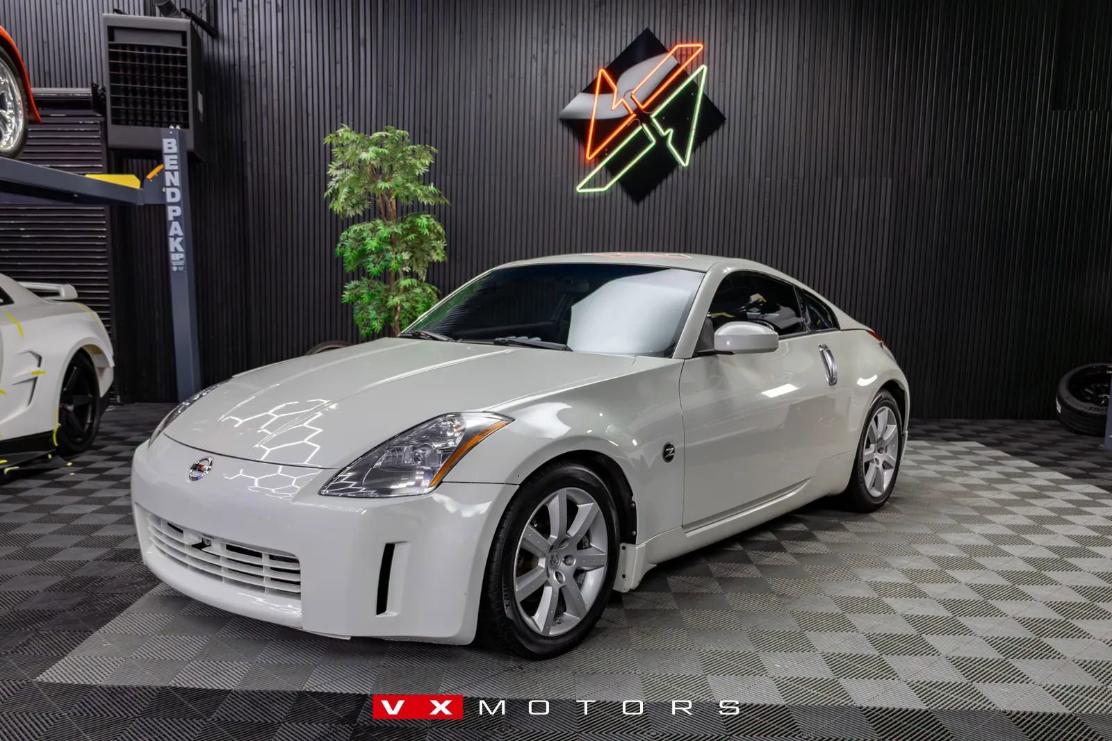 Used 2005 Nissan 350Z Coupe w/ (N93) Cargo Convenience Pkg