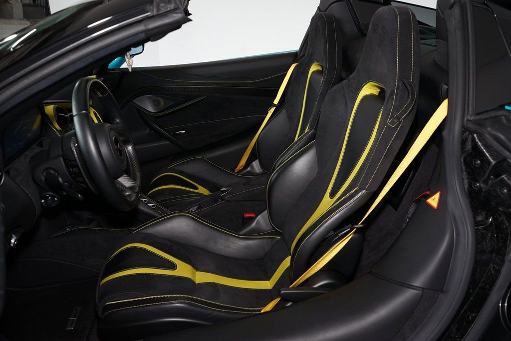 Used 2022 McLaren 720S Performance photo 15